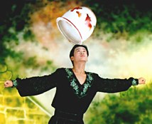 The Shanghai Circus - Jar Juggling
